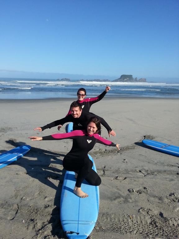Bazil'S Backpackers Bbh Hostel & Surf School Westport Exterior photo