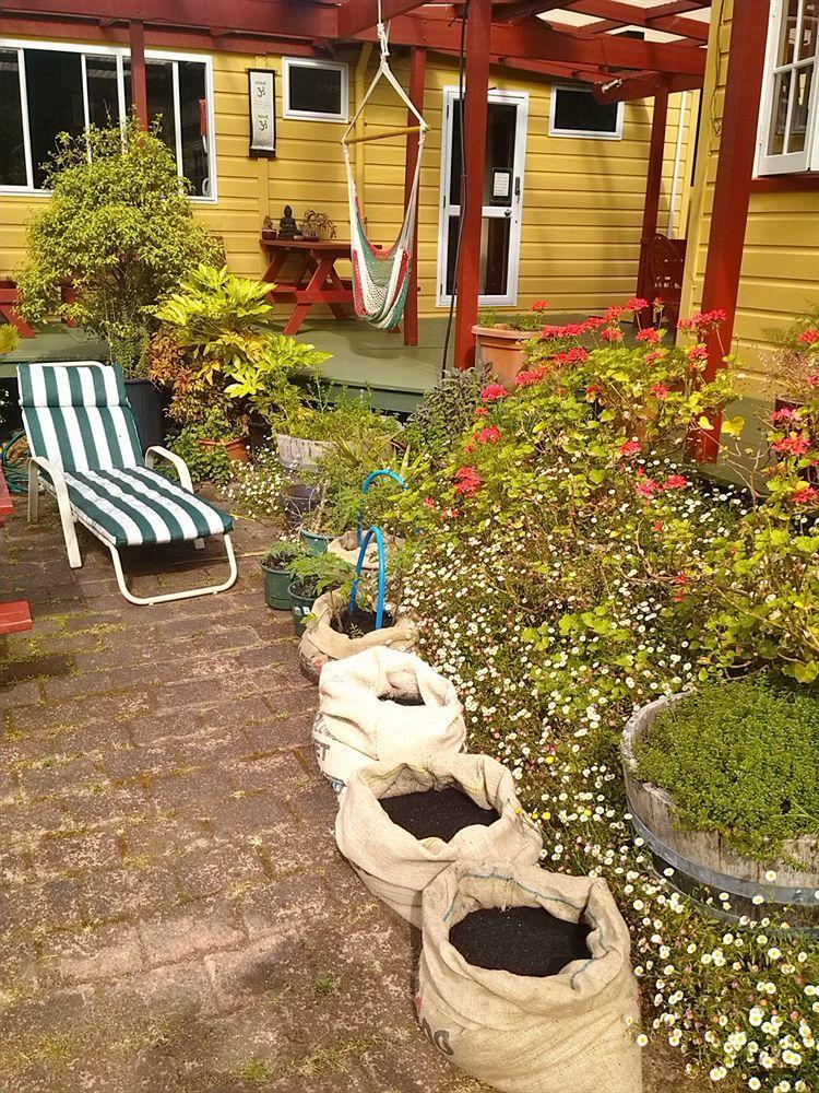 Bazil'S Backpackers Bbh Hostel & Surf School Westport Exterior photo